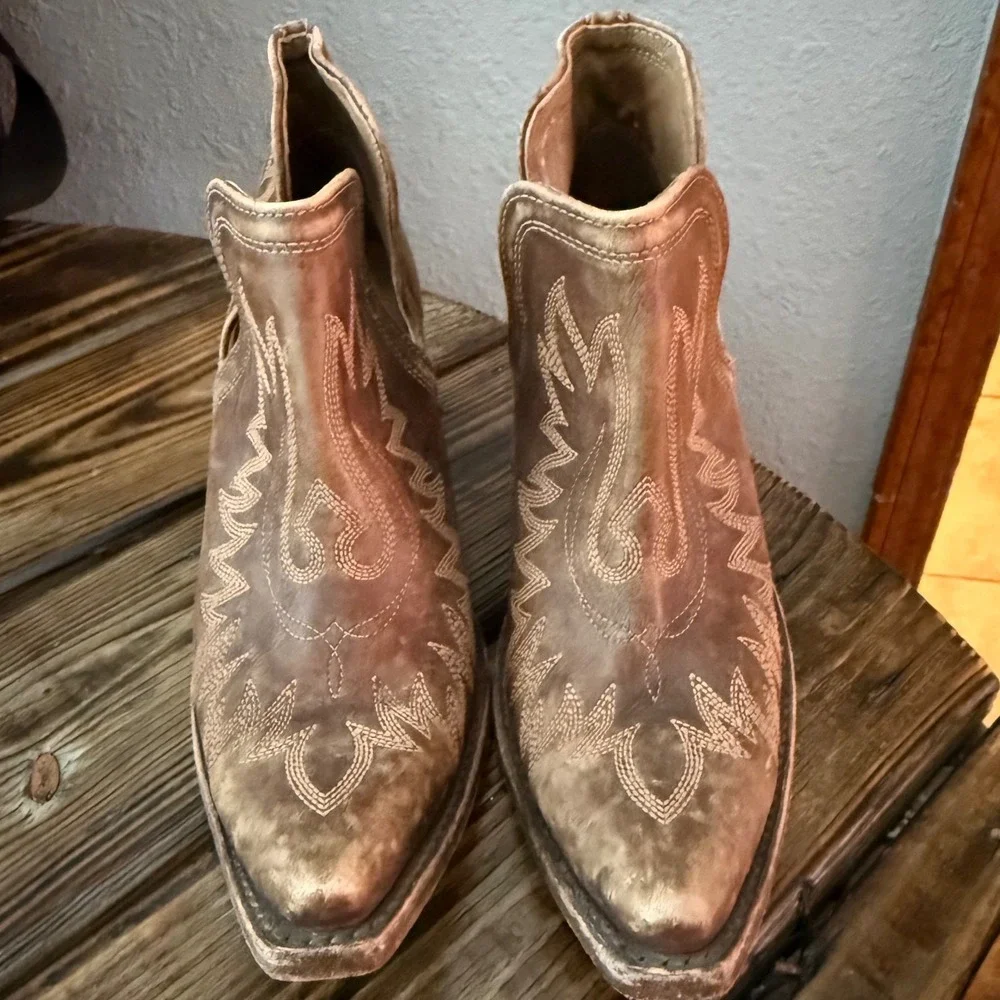 Ariat Womens 9B Dixon Western Booties Distressed Brown Leather Snip Toe Cowgirl
